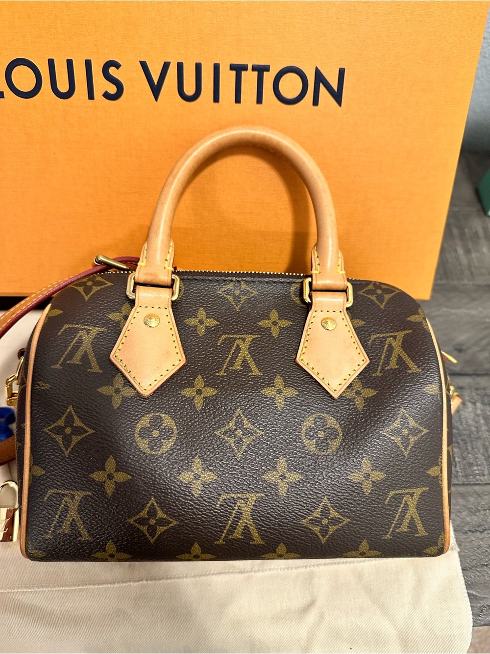 Louis Vuitton Monogram Canvas Speedy Bandoulière 20 - Picture 5 of 16